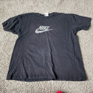 VINTAGE NIKE T
